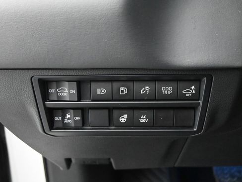 Used 2023 Toyota Sequoia Platinum image 25