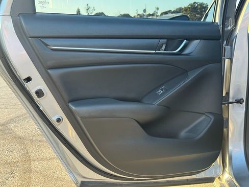 Used 2019 Honda Accord EX image 23