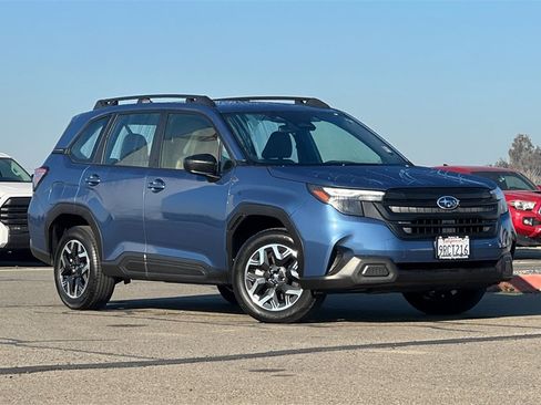 Used 2025 Subaru Forester image 2