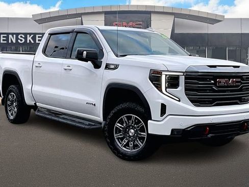 Used 2024 GMC Sierra 1500 AT4 w/ Technology Package image 9