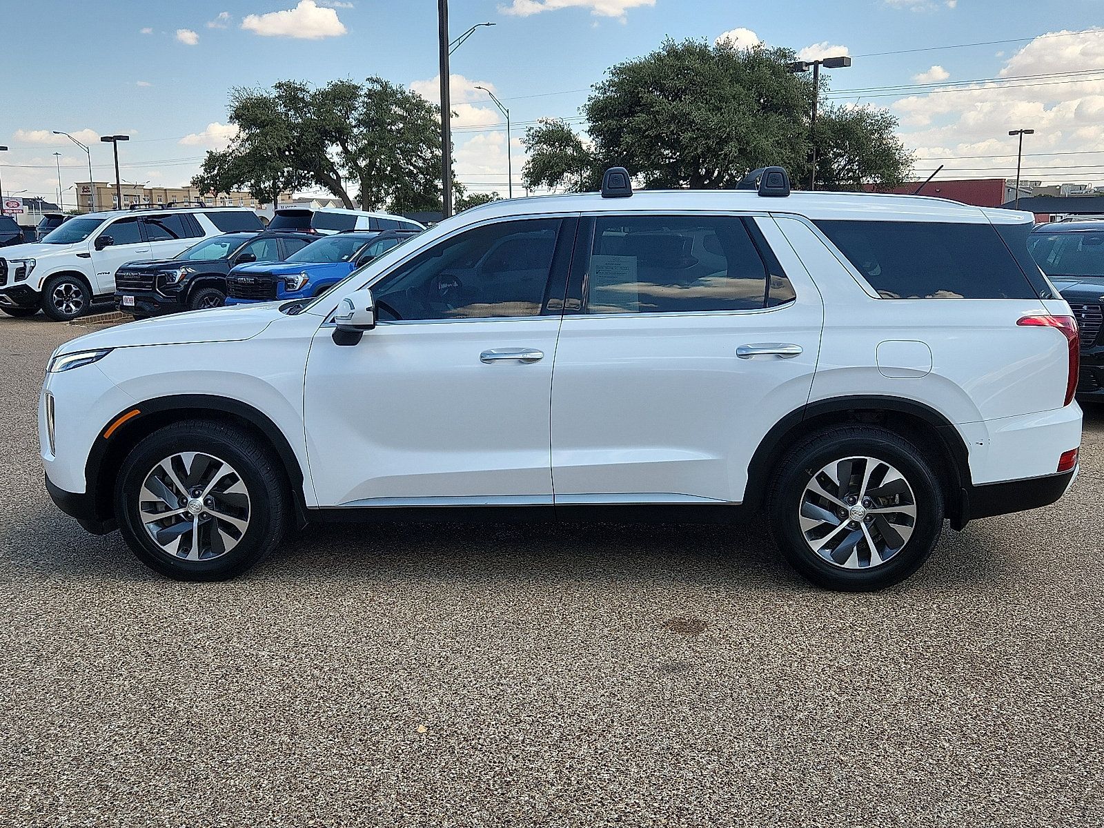 Used 2021 Hyundai Palisade SEL FWD image 2
