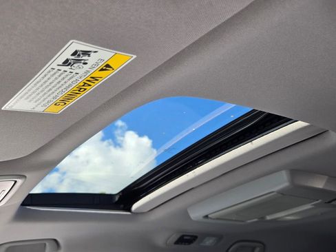 Used 2024 Honda Odyssey Touring image 17