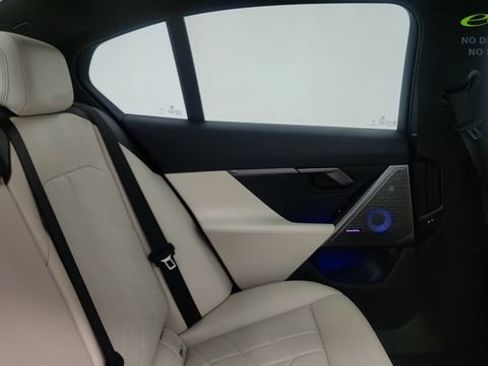 Used 2026 BMW i5 eDrive40 w/ M Sport Package RWD image 56