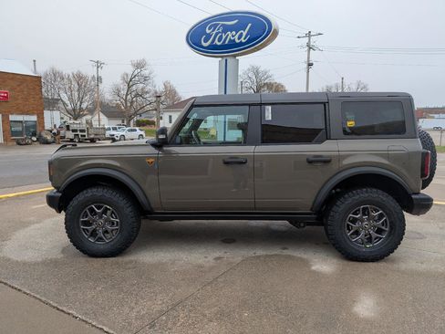 Used 2025 Ford Bronco Badlands AWD/4WD image 1
