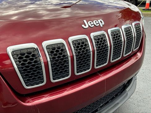 Used 2020 Jeep Cherokee Latitude w/ Cold Weather Group FWD image 33
