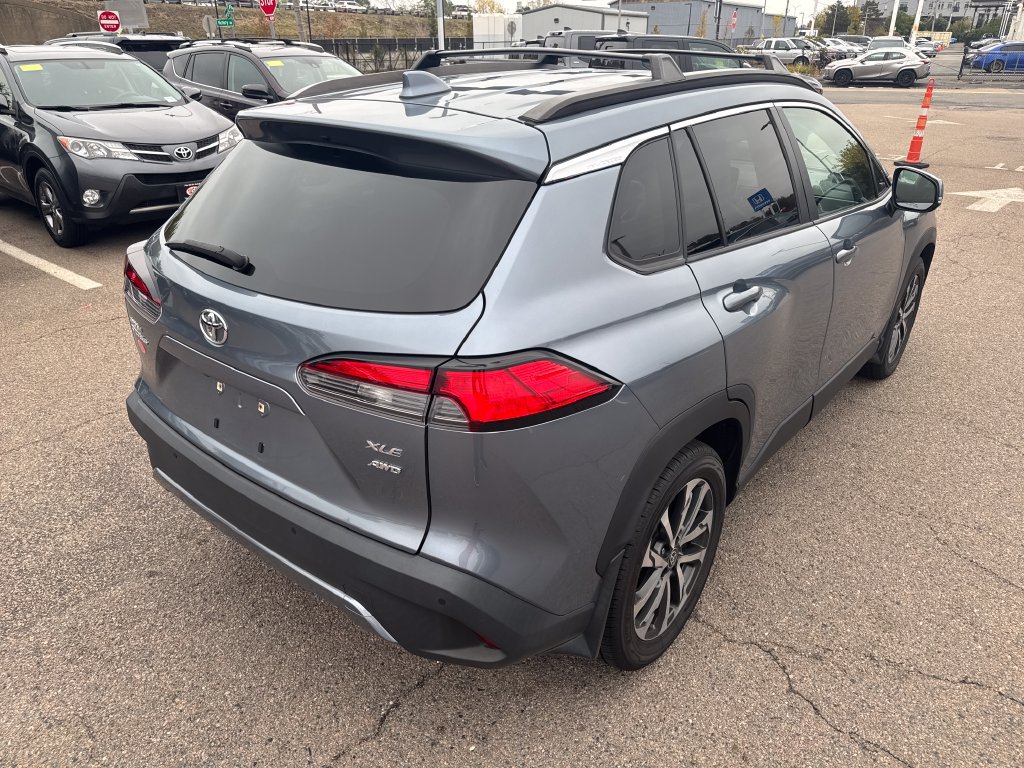 Used 2022 Toyota Corolla Cross XLE w/ Convenience Package AWD/4WD image 7