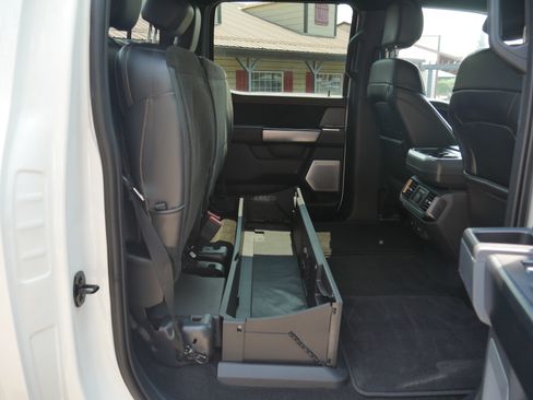 Used 2023 Ford F150 Platinum AWD/4WD image 33