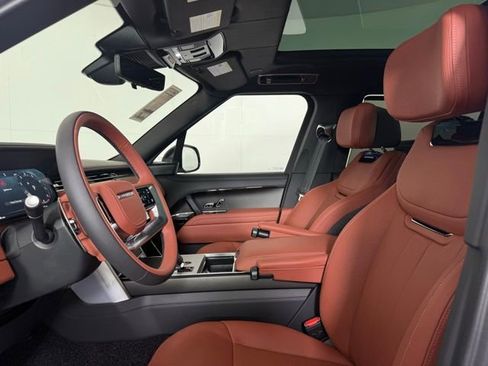New 2025 Land Rover Range Rover SV image 28