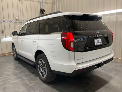Used 2025 Ford Expedition Active AWD/4WD image 30