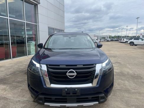 Used 2025 Nissan Pathfinder SL FWD image 7