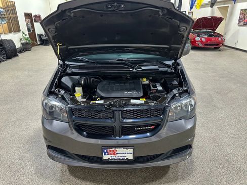 Used 2017 Dodge Grand Caravan SE image 42