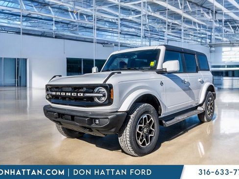 New 2025 Ford Bronco Outer Banks AWD/4WD image 30
