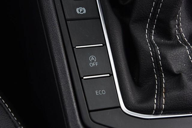Used 2025 Volkswagen Jetta SE FWD image 18