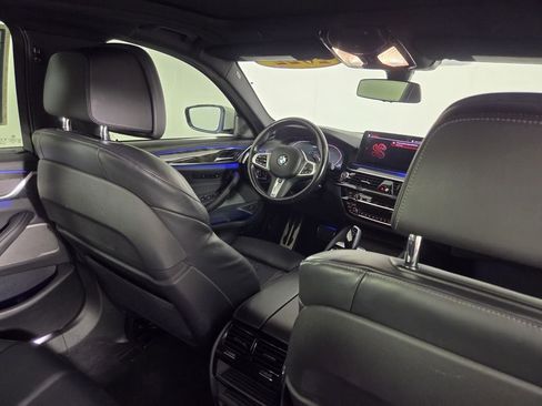 Used 2022 BMW M550i xDrive w/ Executive Package AWD/4WD image 31