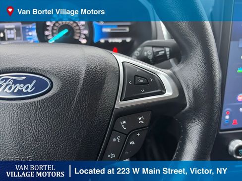 Used 2022 Ford Edge Titanium image 15