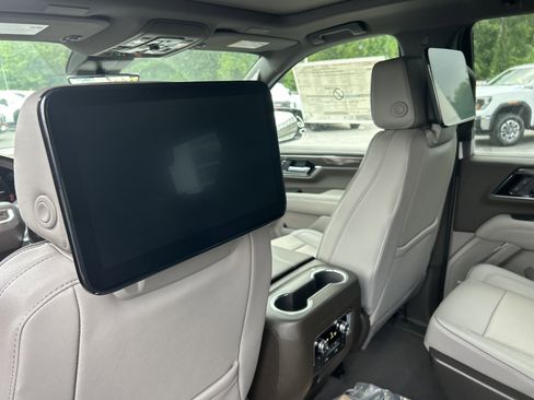 New 2026 GMC Yukon Elevation w/ Elevation Premium Package AWD/4WD image 31