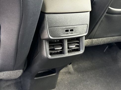 Used 2025 Chevrolet Equinox LT w/ Convenience Package II FWD image 11
