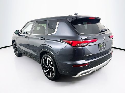 Used 2024 Mitsubishi Outlander SE image 5