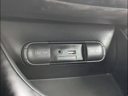 Used 2016 Kia Soul + FWD image 15