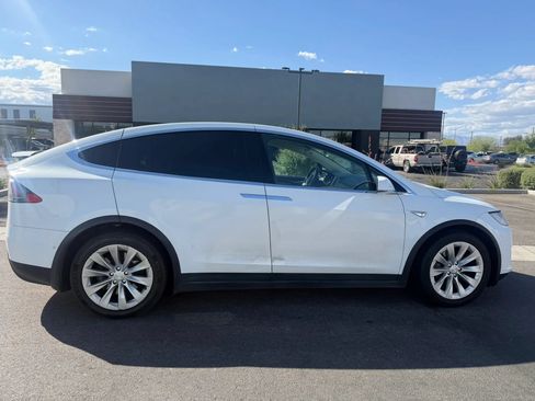 Used 2016 Tesla Model X 90D AWD/4WD image 6