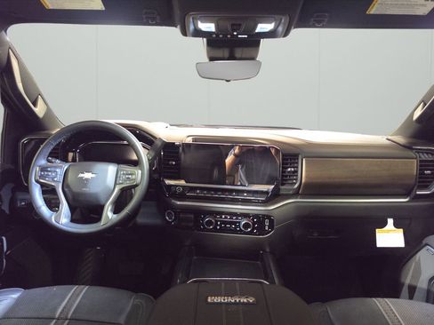 Used 2025 Chevrolet Silverado 3500 High Country w/ Technology Package image 8