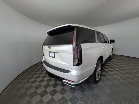 Used 2021 Cadillac Escalade Premium Luxury AWD/4WD image 4