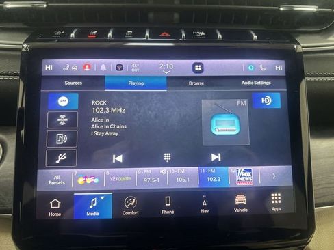 Used 2025 Jeep Grand Cherokee Limited image 13