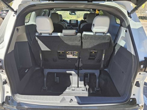 Used 2023 Toyota Sienna XSE w/ XSE Plus Package image 31