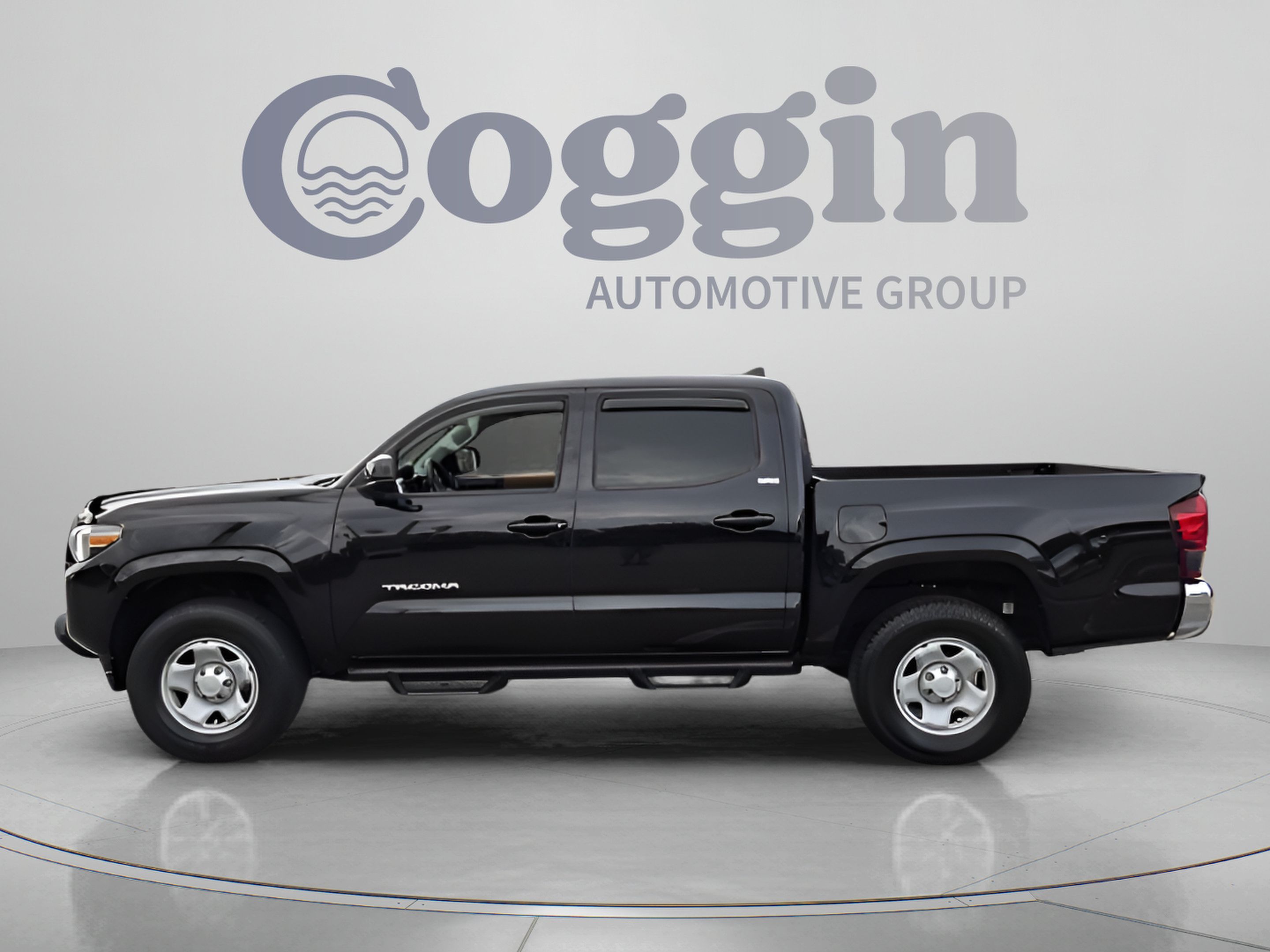 Used 2019 Toyota Tacoma SR5 RWD image 2
