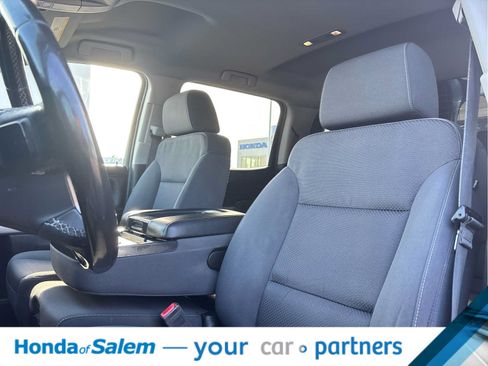 Used 2018 Chevrolet Silverado 1500 LT w/ All Star Edition AWD/4WD image 11