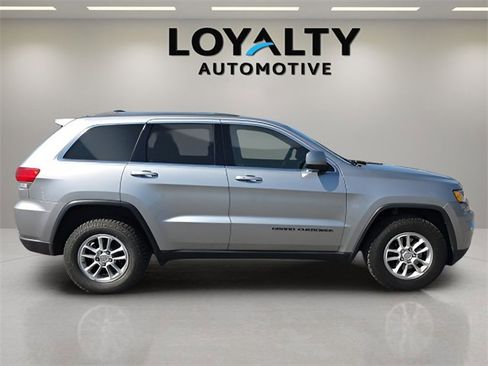 Used 2018 Jeep Grand Cherokee Laredo image 6