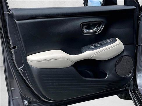 Used 2025 Honda HR-V EX-L image 18