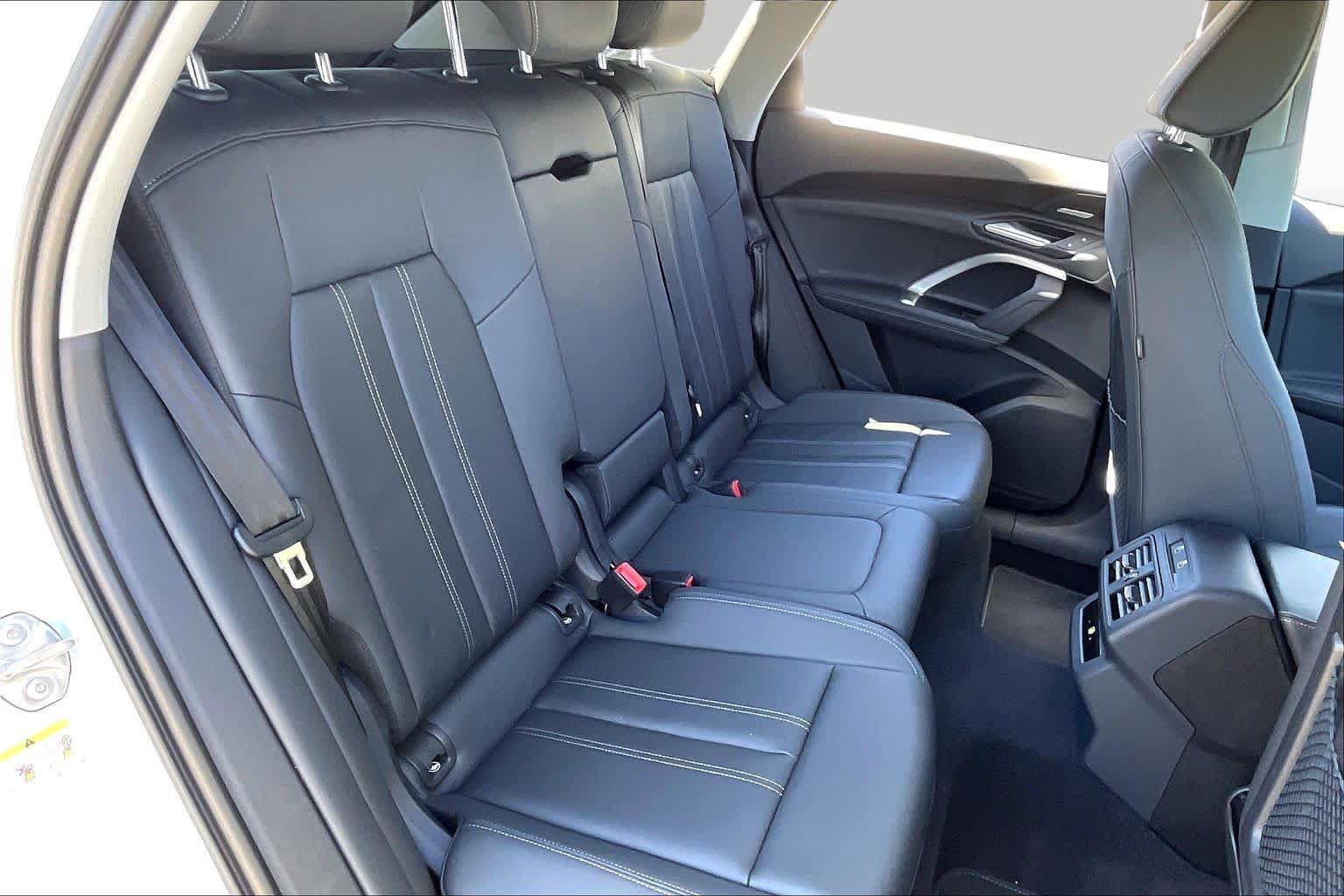 Used 2026 Audi Q5 Premium Plus w/ Premium Plus AWD/4WD image 19