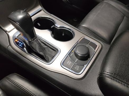 Used 2018 Jeep Grand Cherokee Limited image 26