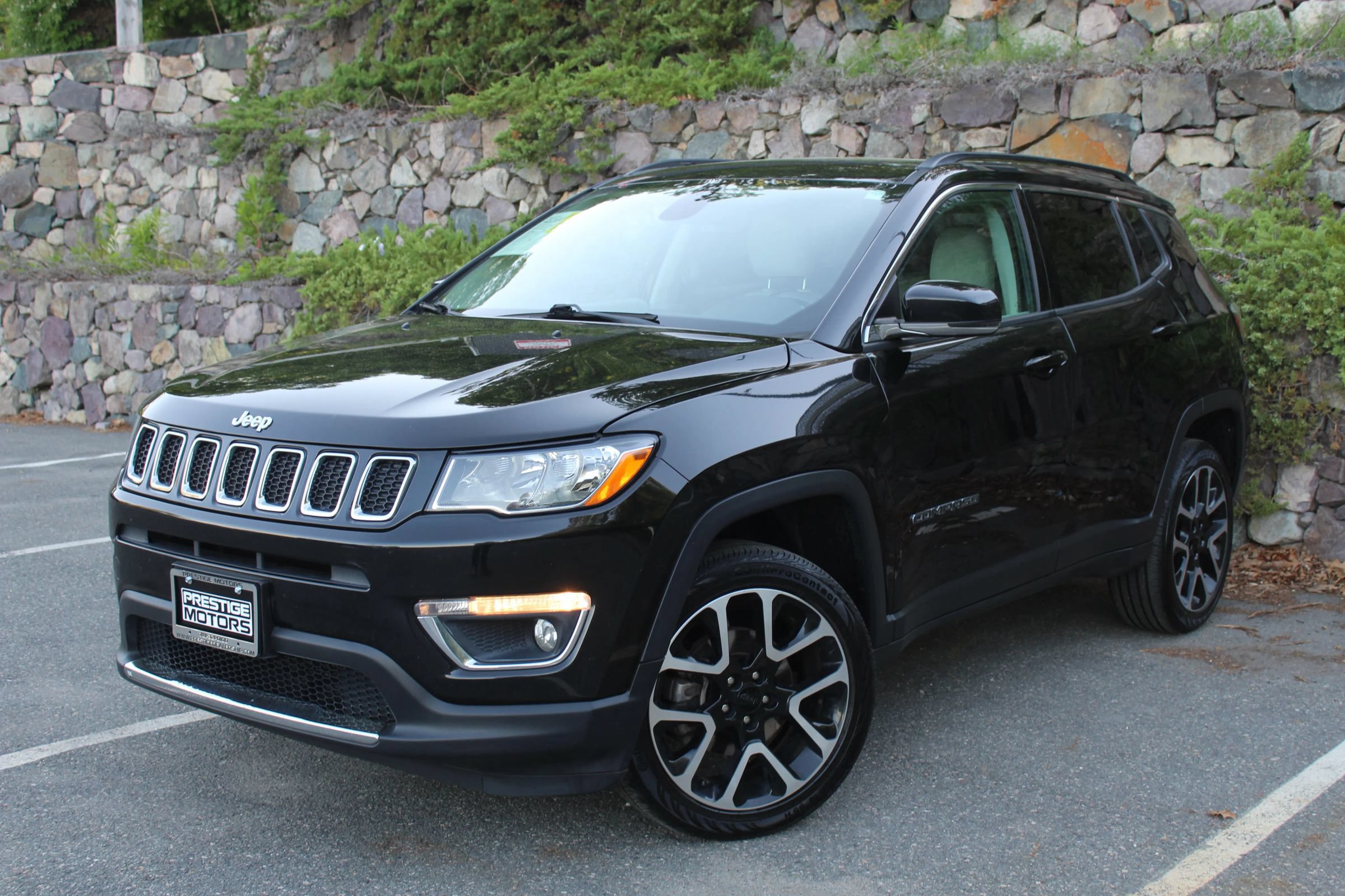 Used 2018 Jeep Compass Limited w/ Navigation Group AWD/4WD image 2