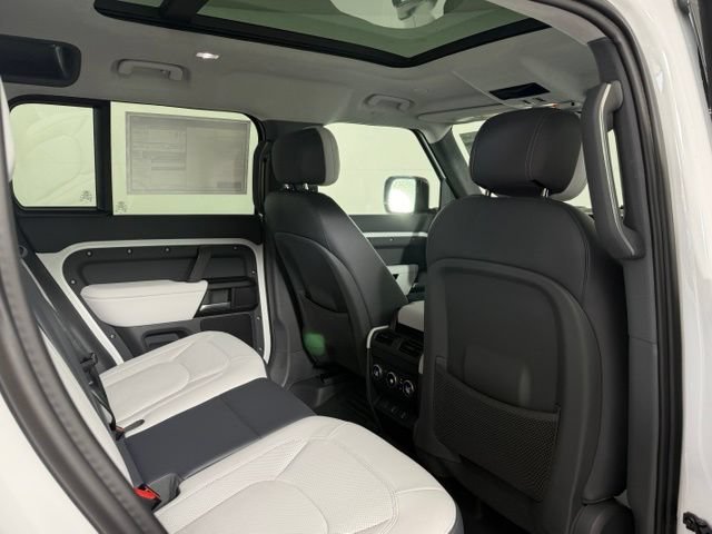 New 2026 Land Rover Defender 110 V8 AWD/4WD image 18