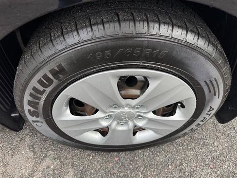 Used 2018 Kia Forte LX image 27