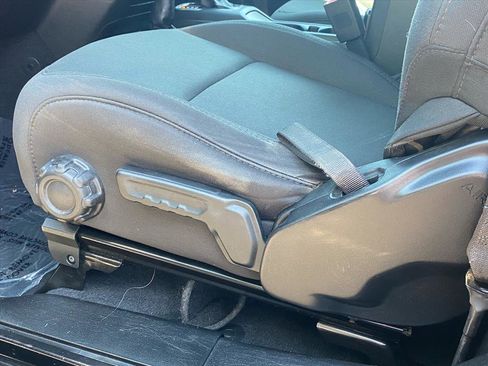 Used 2019 Jeep Wrangler Sport AWD/4WD image 8