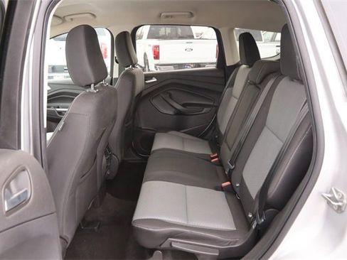 Used 2019 Ford Escape SE image 9