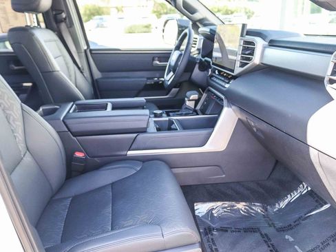 Used 2025 Toyota Tundra Limited AWD/4WD image 17