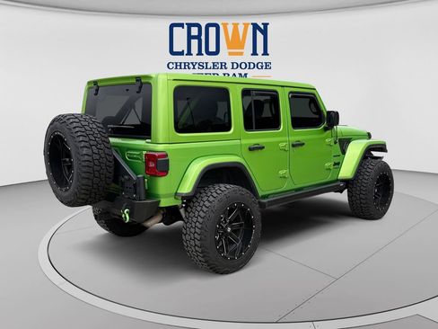 Used 2020 Jeep Wrangler Unlimited Sahara w/ Uconnect 4C Nav & Sound Group AWD/4WD image 3