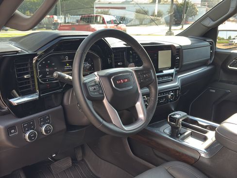 Used 2024 GMC Sierra 1500 SLT w/ SLT Premium Plus Package AWD/4WD image 11