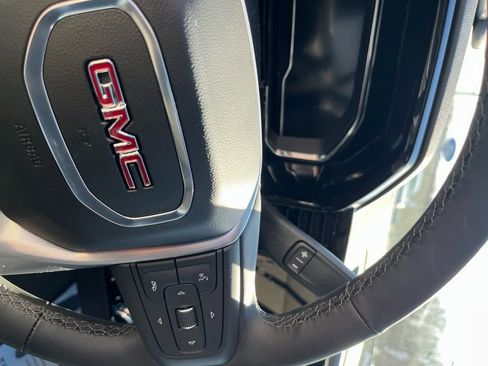 New 2025 GMC Sierra 1500 Elevation image 14