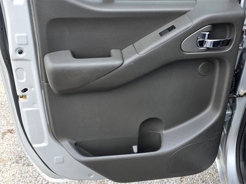 Used 2019 Nissan Frontier PRO-4X image 27