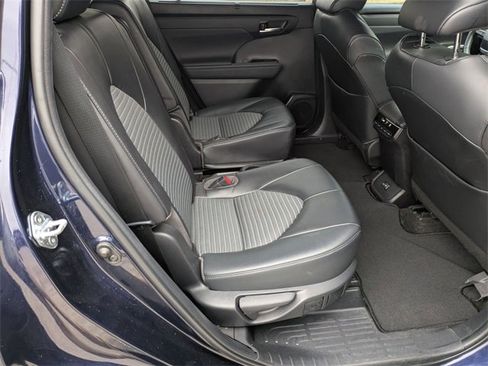 Certified 2023 Toyota Highlander XSE image 37