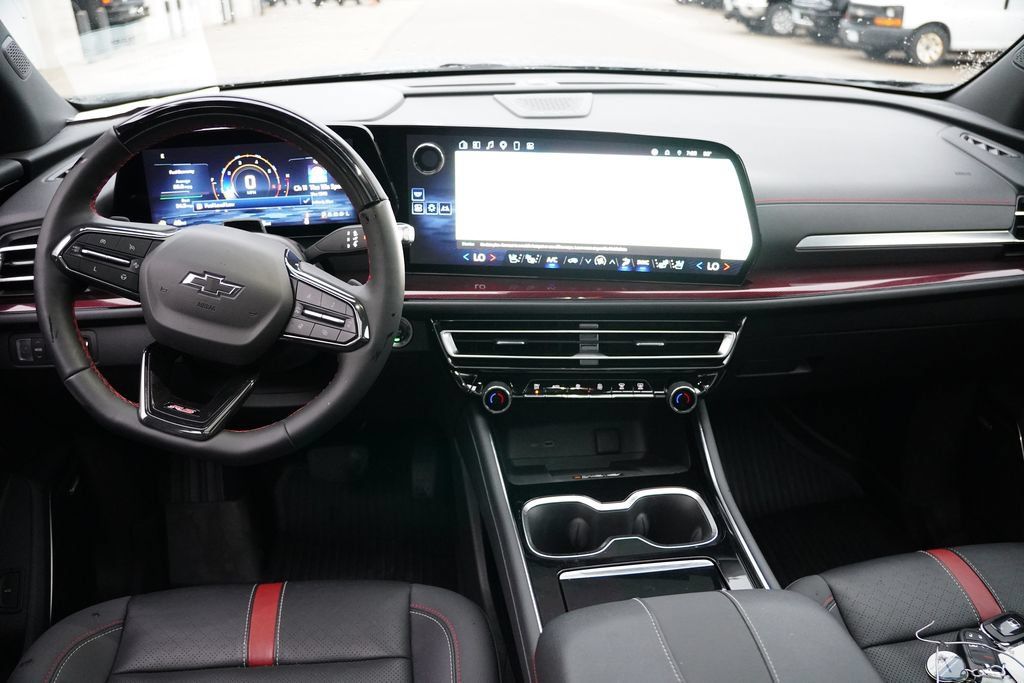Certified 2024 Chevrolet Traverse RS FWD image 21
