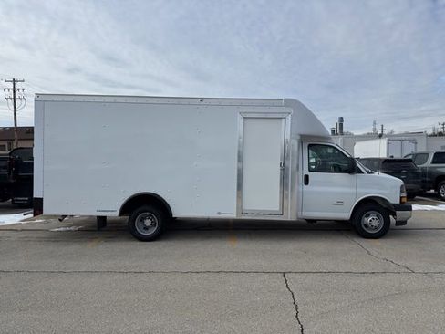 New 2025 Chevrolet Express 4500 w/ Power Convenience Package RWD image 5