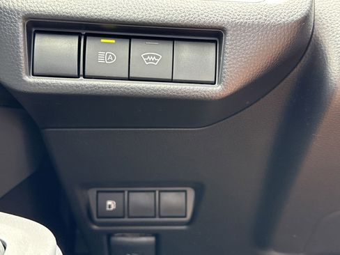 Used 2025 Toyota Prius LE image 18