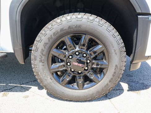 New 2026 GMC Sierra 3500 AT4 w/ AT4 Premium Plus Package AWD/4WD image 34
