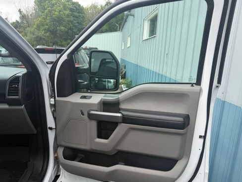 Used 2017 Ford F150 XLT w/ Equipment Group 302A Luxury AWD/4WD image 10